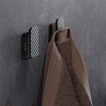 8712163214423_GEESA SHIFT BRUSHED METAL BLACK COLLECTION Haczyk na ręcznik średni ze wzorem w paski metal czarny szczotkowany 919967-09-94.jpg